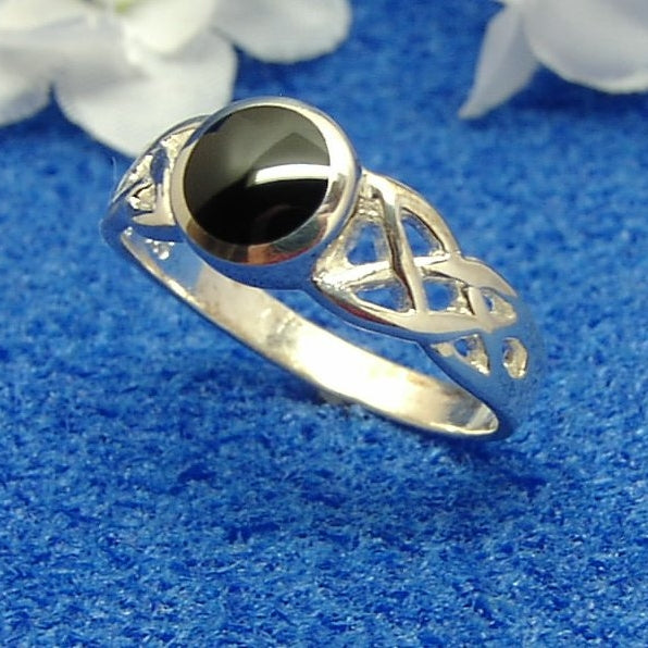 Celtic round ring