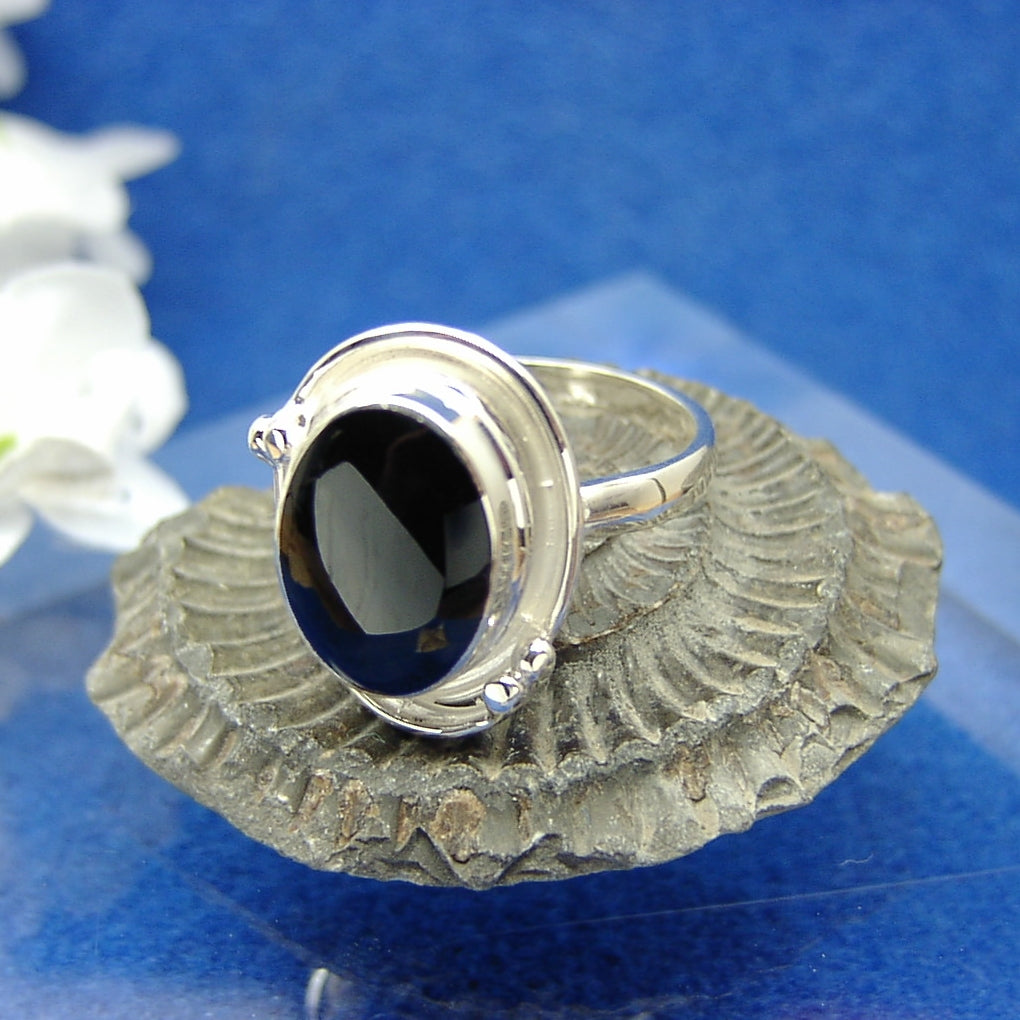 Silver 4 Bead Jet Ring side view