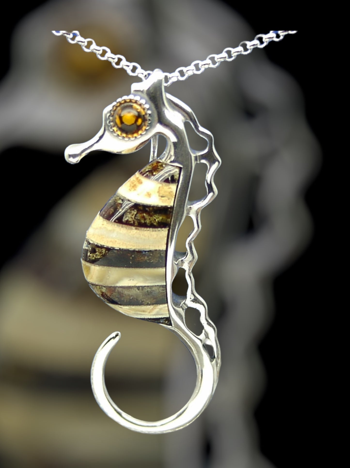 Large Seahorse