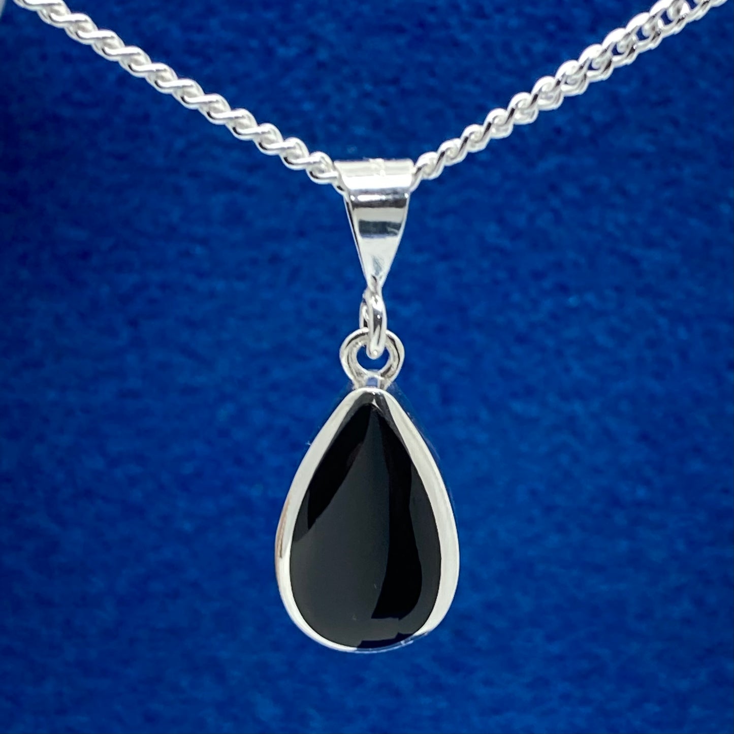 Teardrop pendant