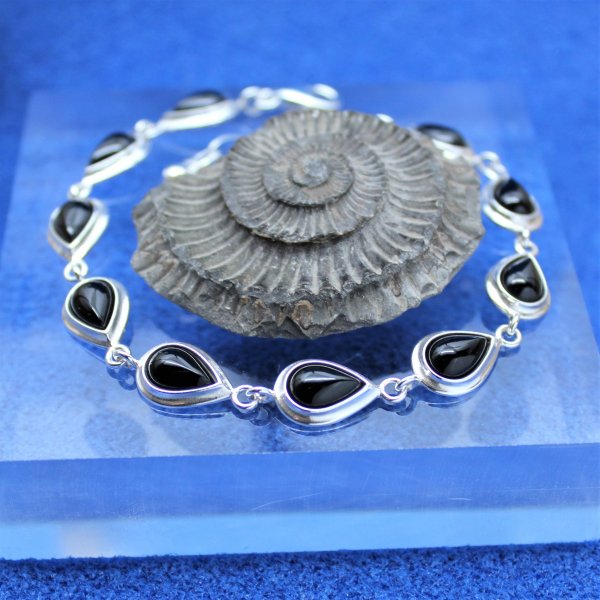 Plain Bezel Teardrop