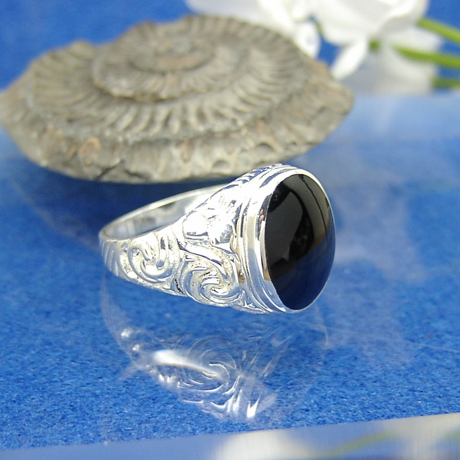 Mens Scrolled ring