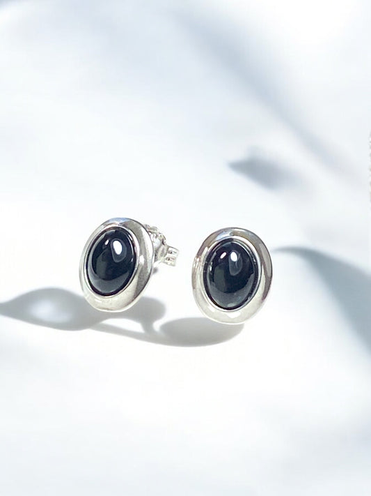 Oval bezel