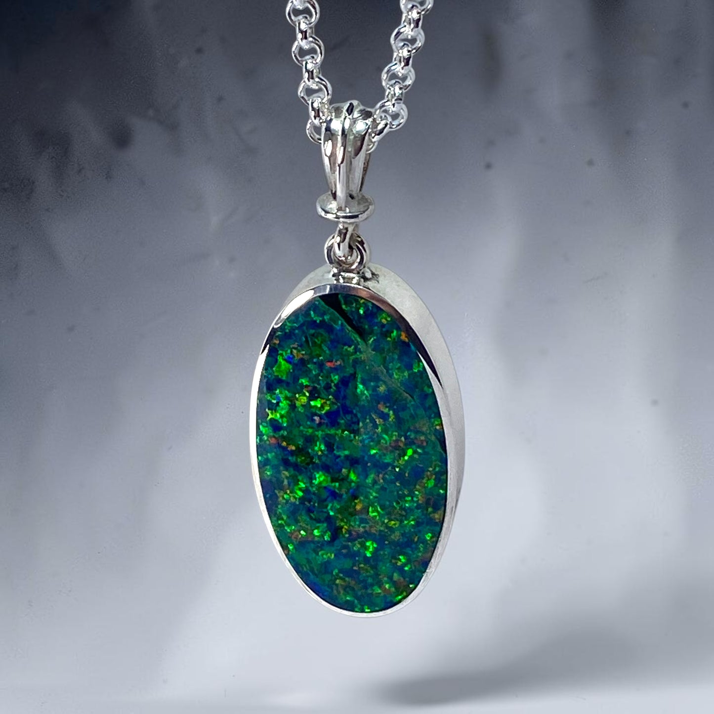 Green Opalique oval
