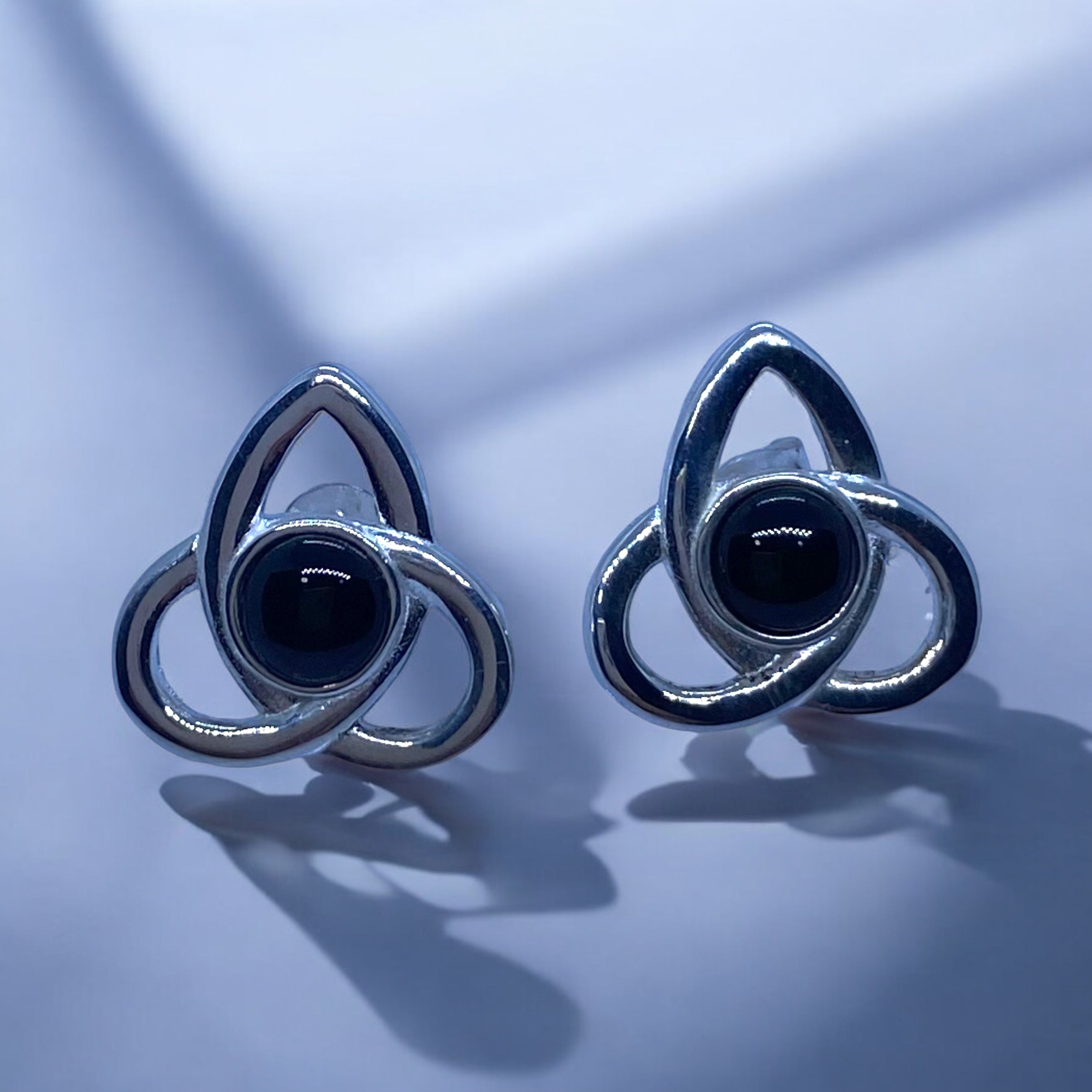 Celtic eternal loop – Simpson's Jet of Whitby