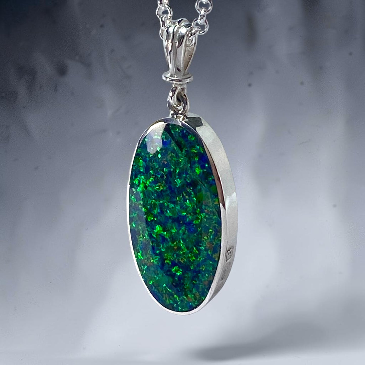 Green Opalique oval