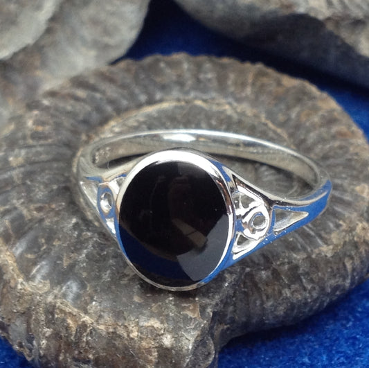 Celtic oval ring