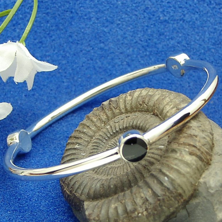 Solid 30 gram bangle – Simpson's Jet of Whitby