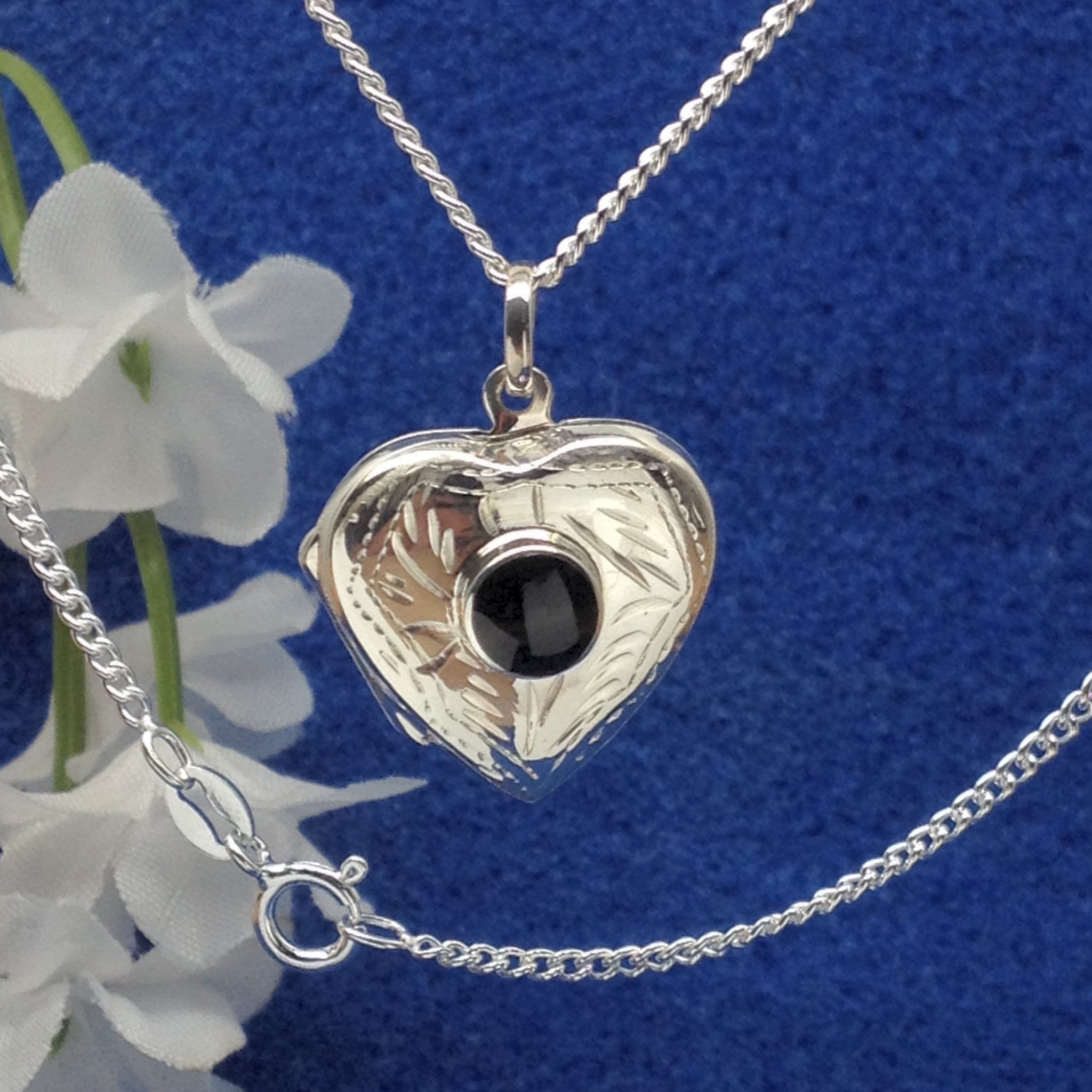 Whitby Jet Locket Heart Locket – Simpson's Jet of Whitby