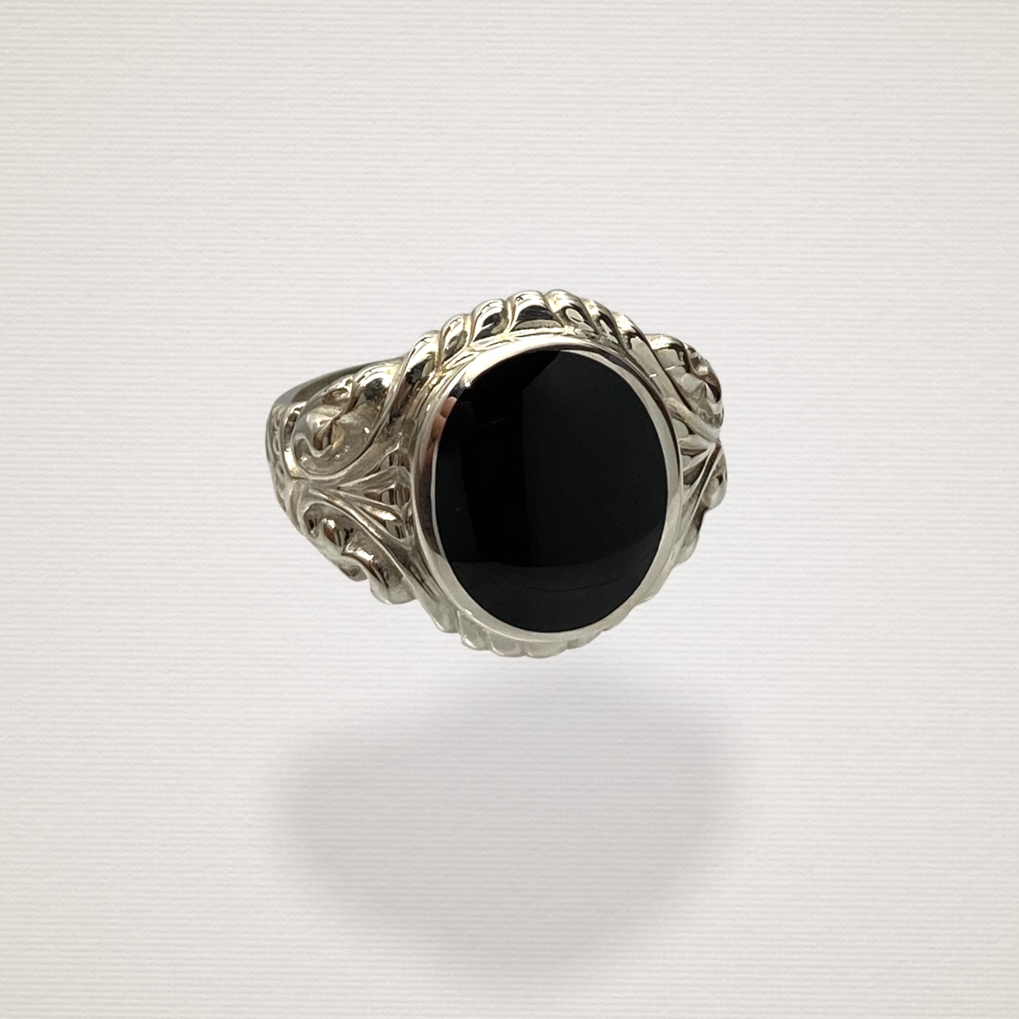 Scrolled oval ring – Simpson's Jet of Whitby