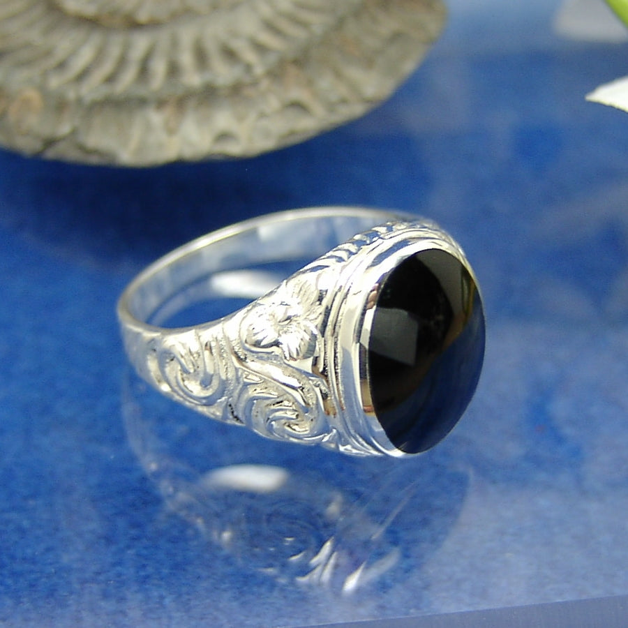 Mens Scrolled ring